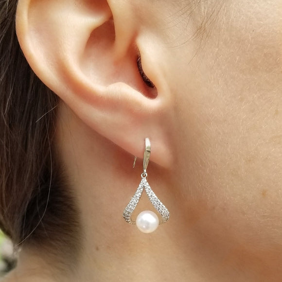 Classy Freshwater Pearl Dangle Earrings